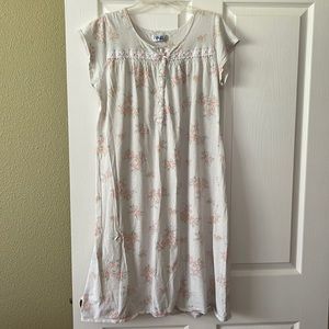 Women’s Nightgown
